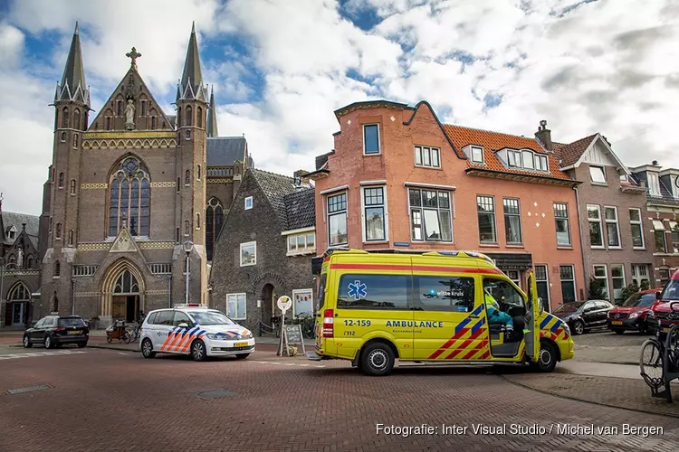 Fietsster gewond bij aanrijding met bedrijfswagen