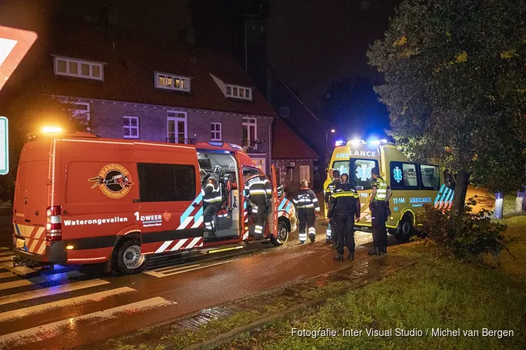 Man raakt tijdens uitlaten hond te water in Haarlem