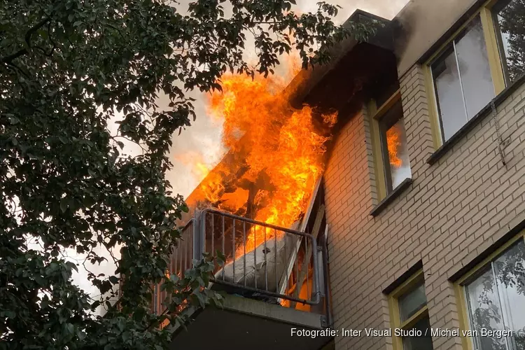 Fikse woningbrand aan het Diaconessenplein in Haarlem