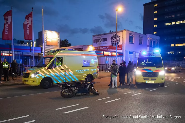 Motorrijdster gewond bij ongeval op de Schalkwijkerstraat in Haarlem