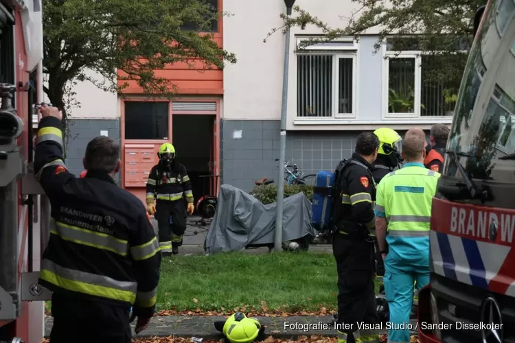 Brand in portiekflat in Haarlem