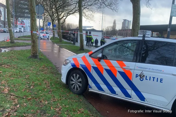 Overleden persoon aangetroffen in water Haarlem