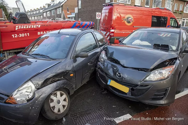 Aanrijding op de Jan Gijzenkade in Haarlem zorgt voor overlast