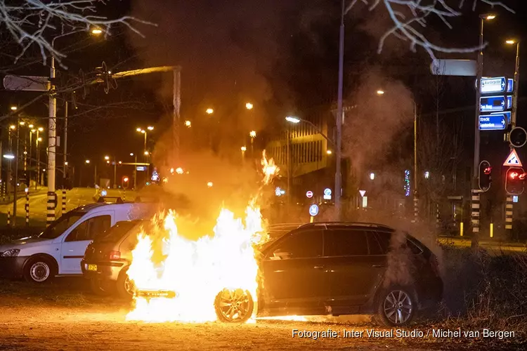 Auto uitgebrand aan de Oudeweg in Haarlem