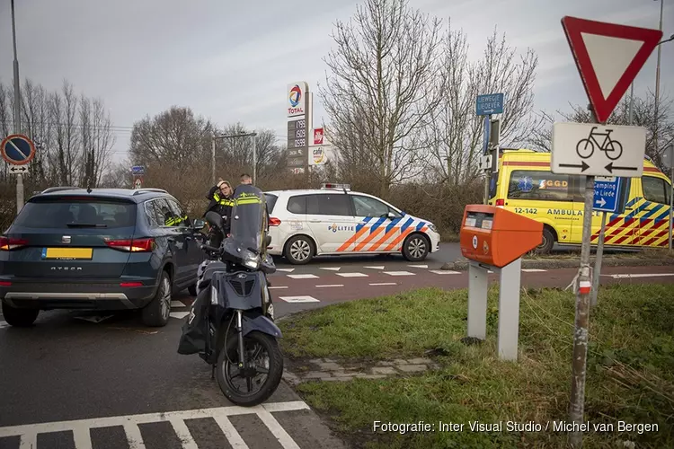 Scooterrijder gewond bij ongeval Robertus Nurksweg in Haarlem