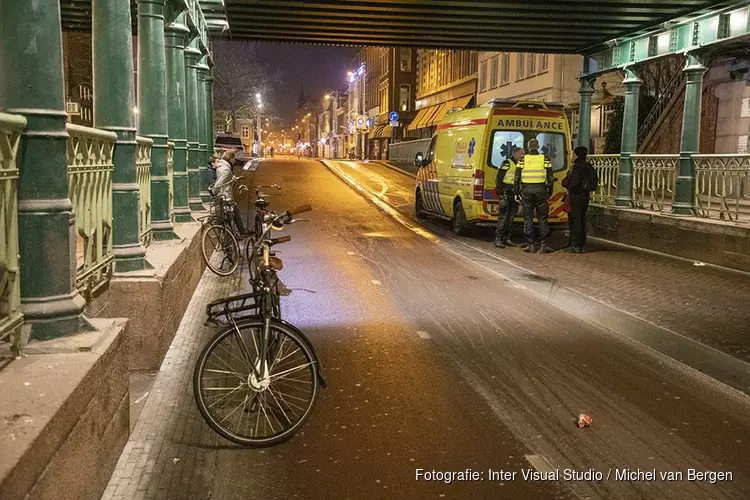 Fietsster lelijk gewond bij valpartij onder station Haarlem