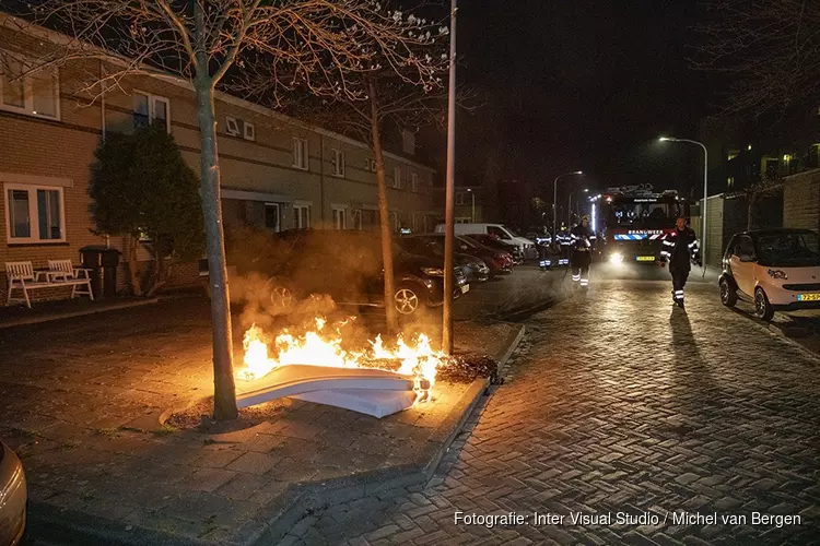 Schaars geklede man aangehouden na brandstichting Charta 77-Vaart