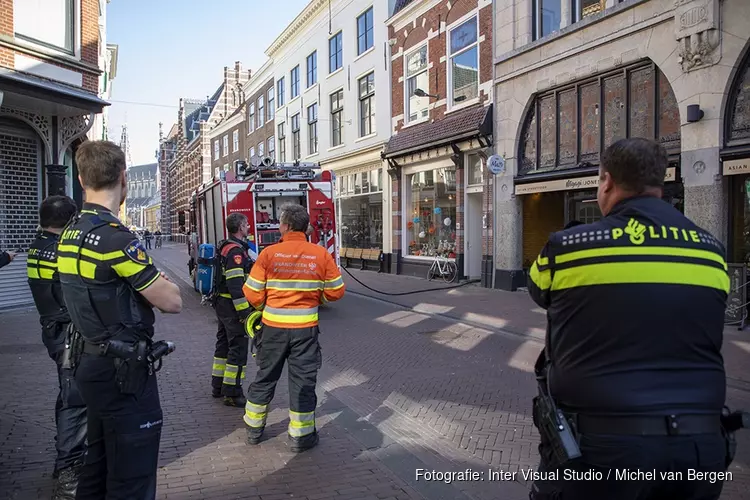 Brand op dakterras aan de Zijlstraat in Haarlem