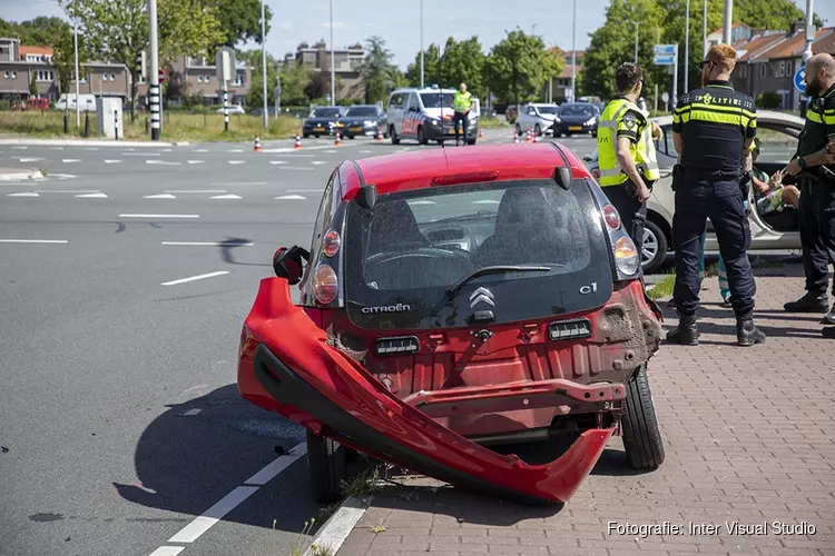 Kleverlaan dicht na ongeval op de Delftlaan