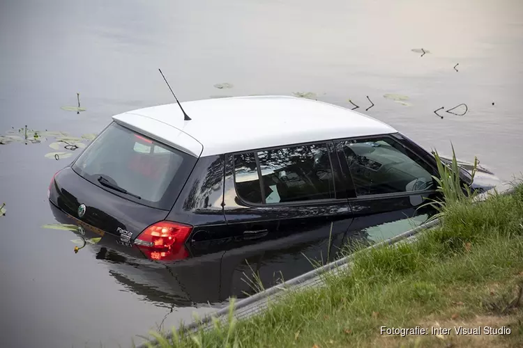 Auto de ringvaart in gereden in Heemstede