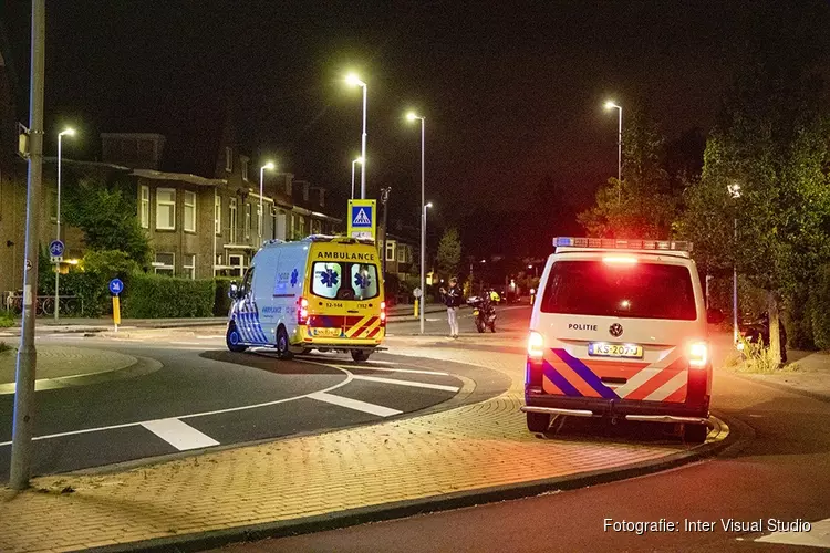 Fietser valt op hoofd na val op de Verspronckweg in Haarlem