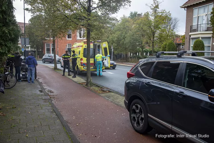 Jongetje gewond na botsing met auto Van Eedenstraat Haarlem