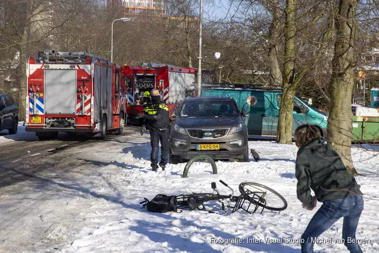 Brand bij werkzaamheden in Heemstede, sneeuwballen gevecht met agent