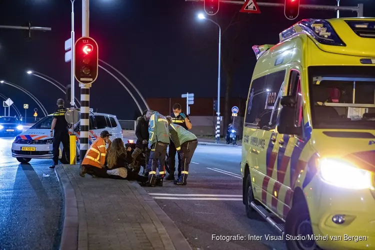 Motorrijdster gewond na uitwijkmanoeuvre op de Spaarndamseweg