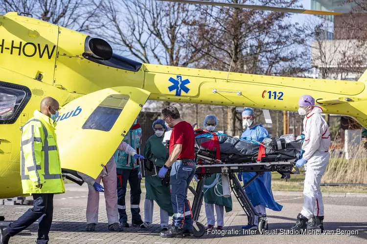 Corona-helikopter komt patiënt ophalen bij Spaarne Gasthuis