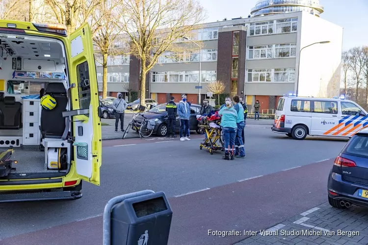 Fietser gewond na aanrijding met auto