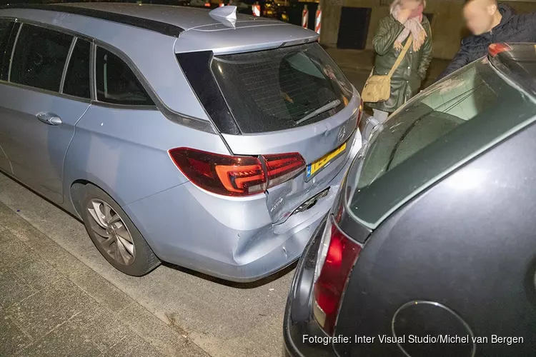 Inparkeren gaat fout in Haarlem-Noord, 4 auto&#39;s beschadigd