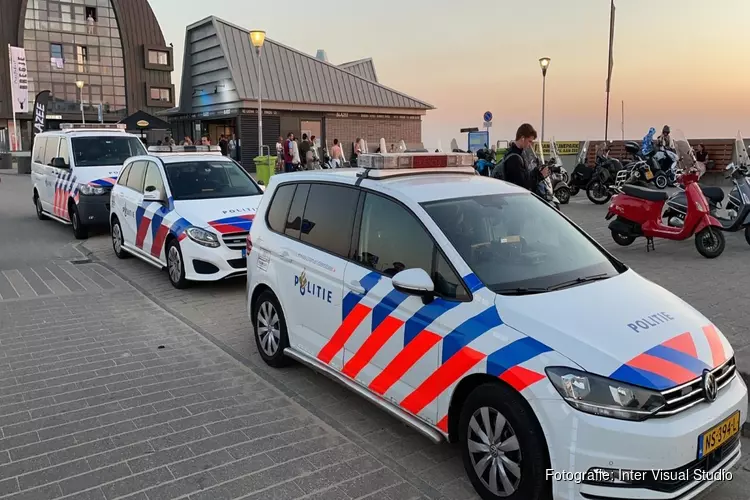 Aanhouding en twee gewonden bij vechtpartijen op strand Zandvoort