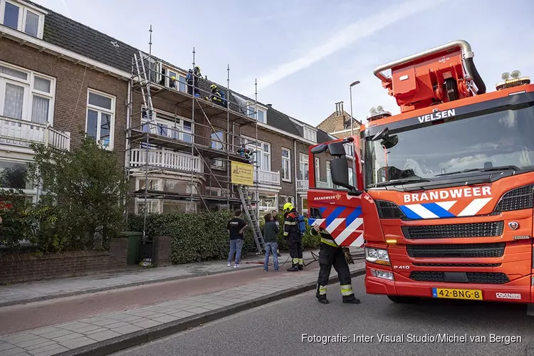 Brand bij werkzaamheden aan dak aan de Verspronckweg in Haarlem