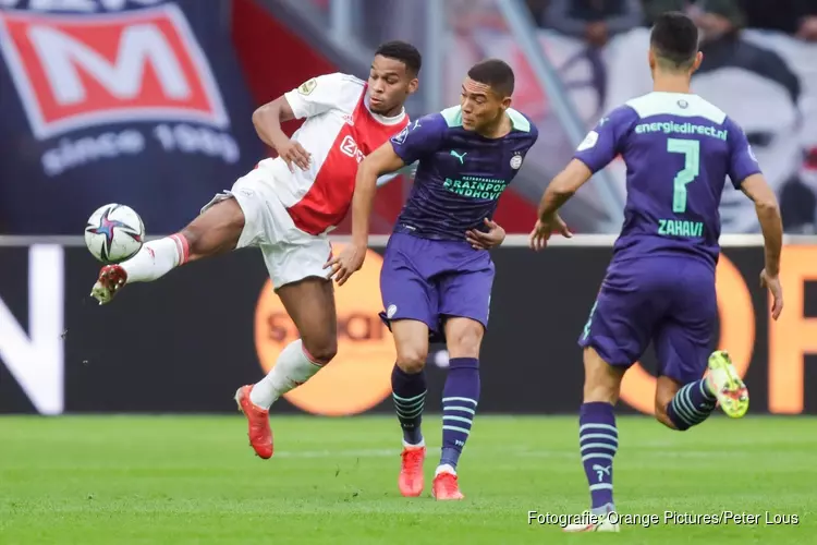 Ajax walst ook over PSV heen