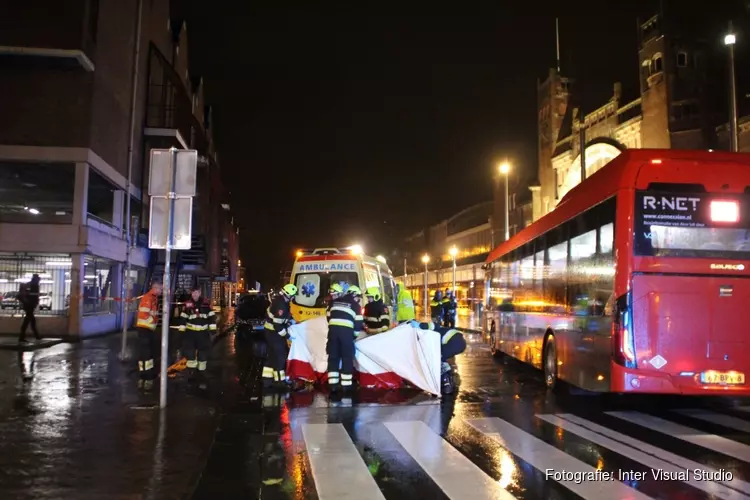 Stadsbus Haarlem in aanrijding met voetganger