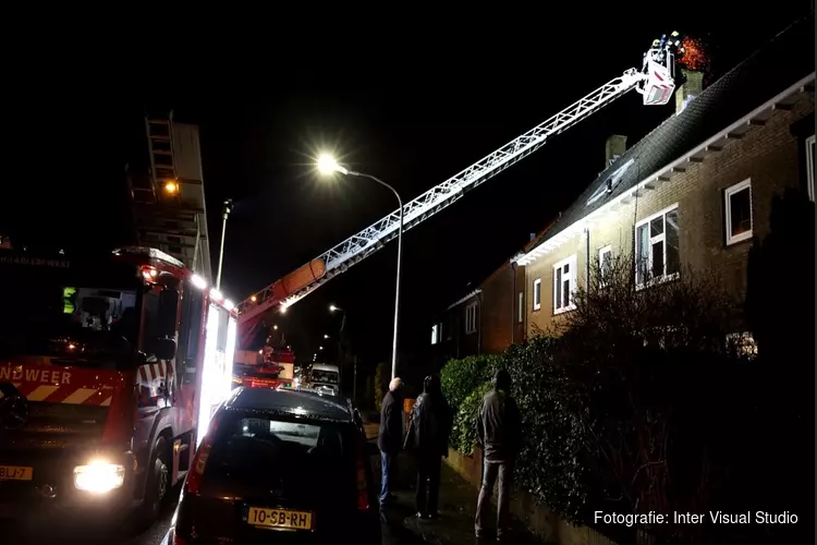 Brand in schoorsteen aan de Lorentzkade in Haarlem