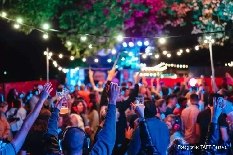 Bier en hapjes tussen het groen: het TAPT Festival komt weer naar Haarlem