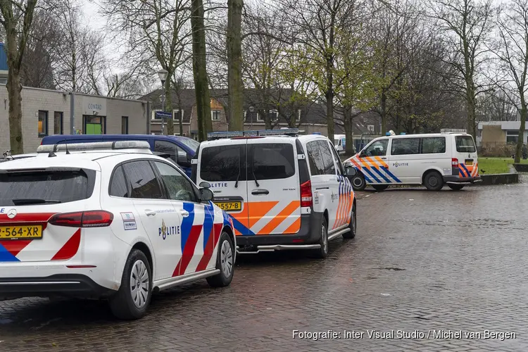 Zoekactie politie na verdachte situatie rondom de Werfstraat in Haarlem