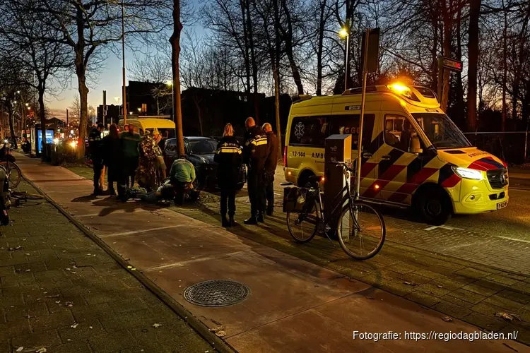 Fietser gewond na botsing op Schoterweg