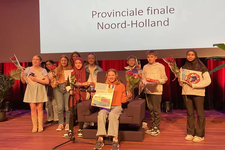 Fay Captijn uit Haarlem is winnaar finale Noord-Hollandse voorleeswedstrijd Read2Me!