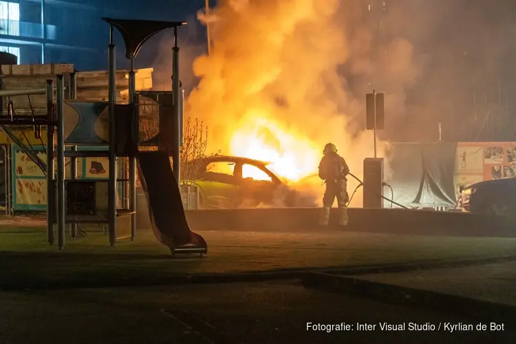 Auto door brand verwoest op Graafschapstraat in Haarlem