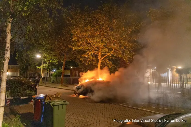 Weer autobrand in Haarlem, ditmaal aan Alexander Flemingstraat