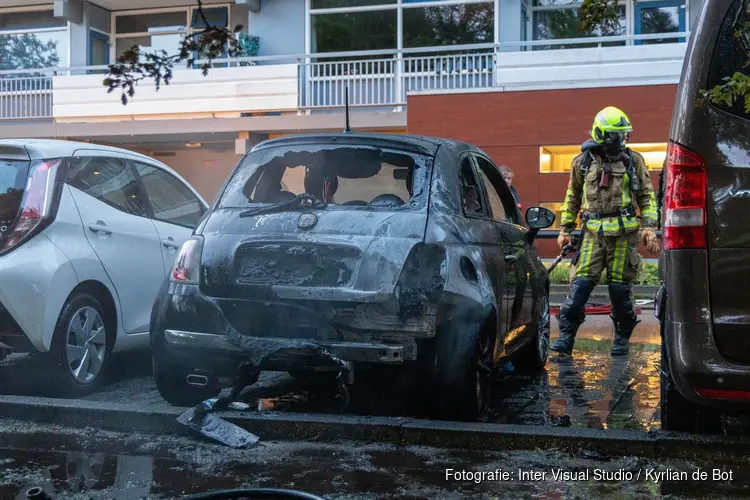 Vier auto’s, waaronder rouwwagen, doelwit van brand in Haarlem