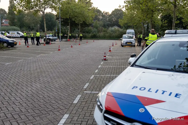 130 voertuigen gecontroleerd tijdens verkeerscontrole op de IJsbaanlaan in Haarlem